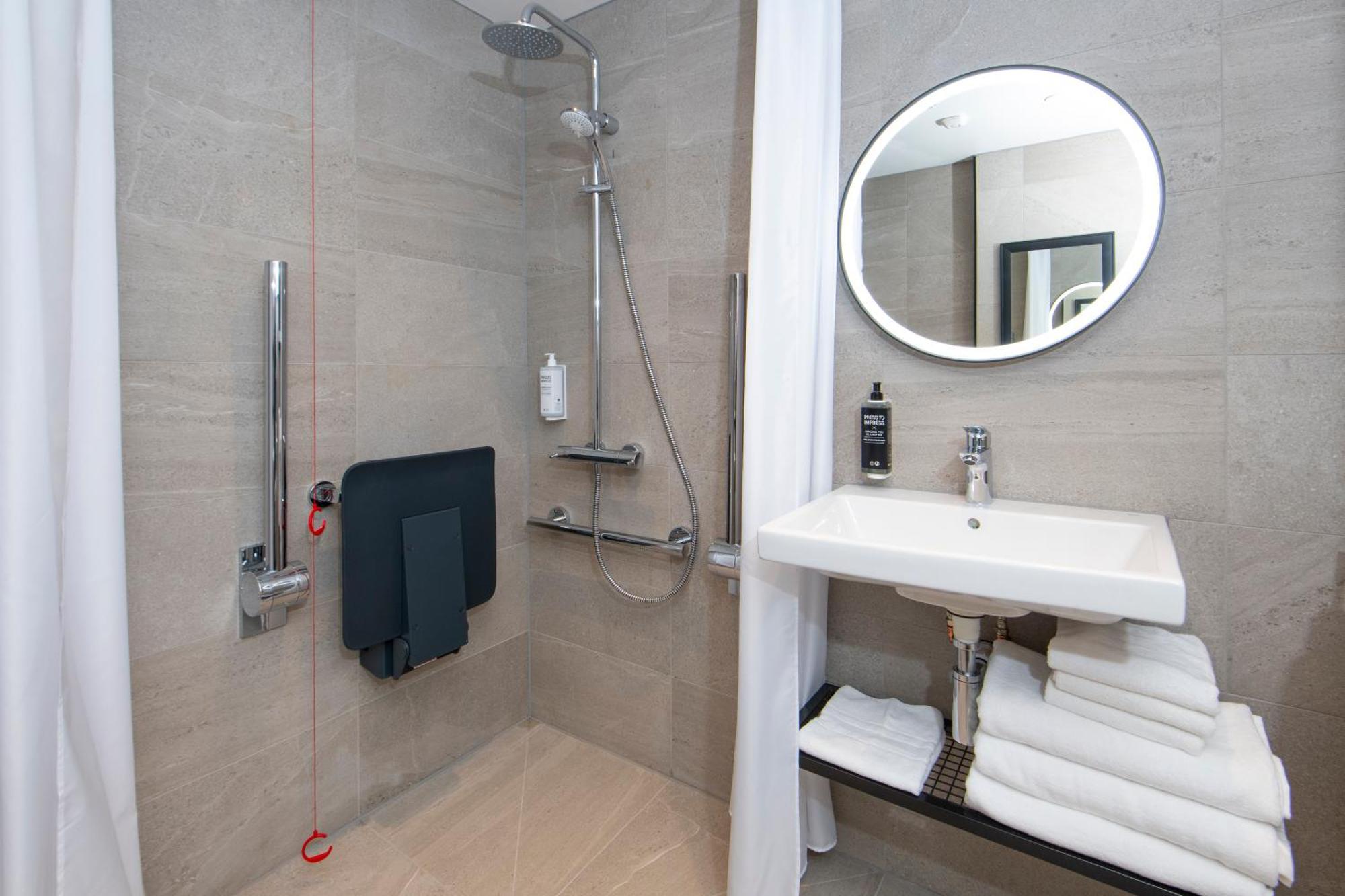 Standard Double Room with Sofa Bed - Disability Access,1586829214:JPEG