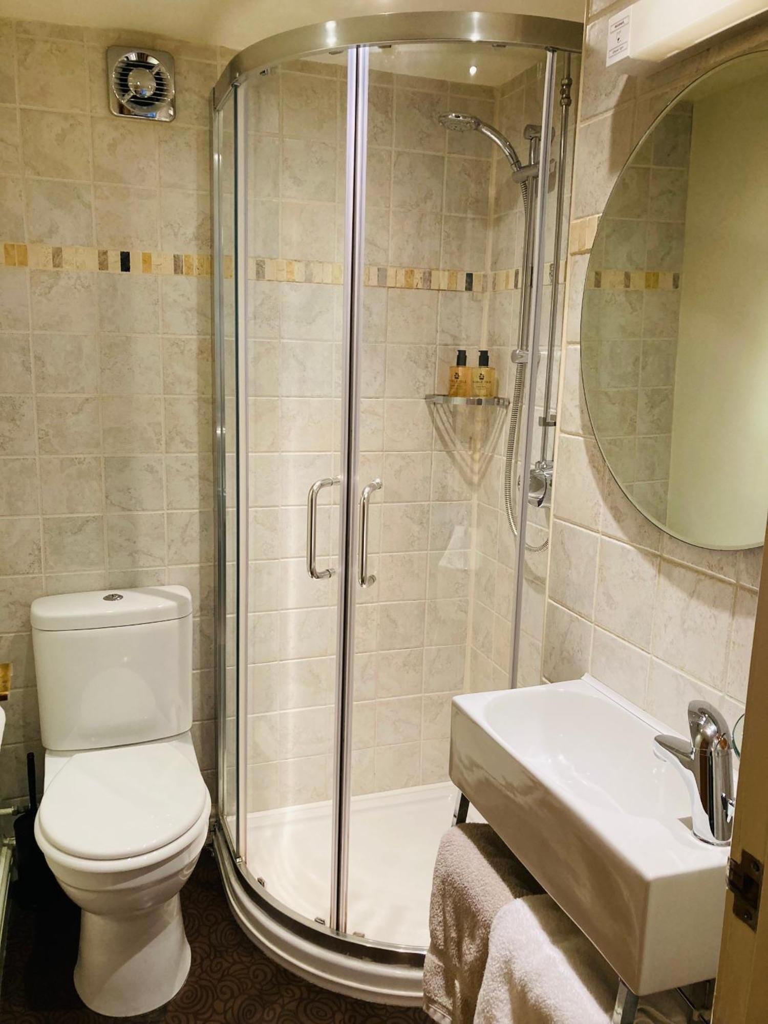 Deluxe Double Room with Shower