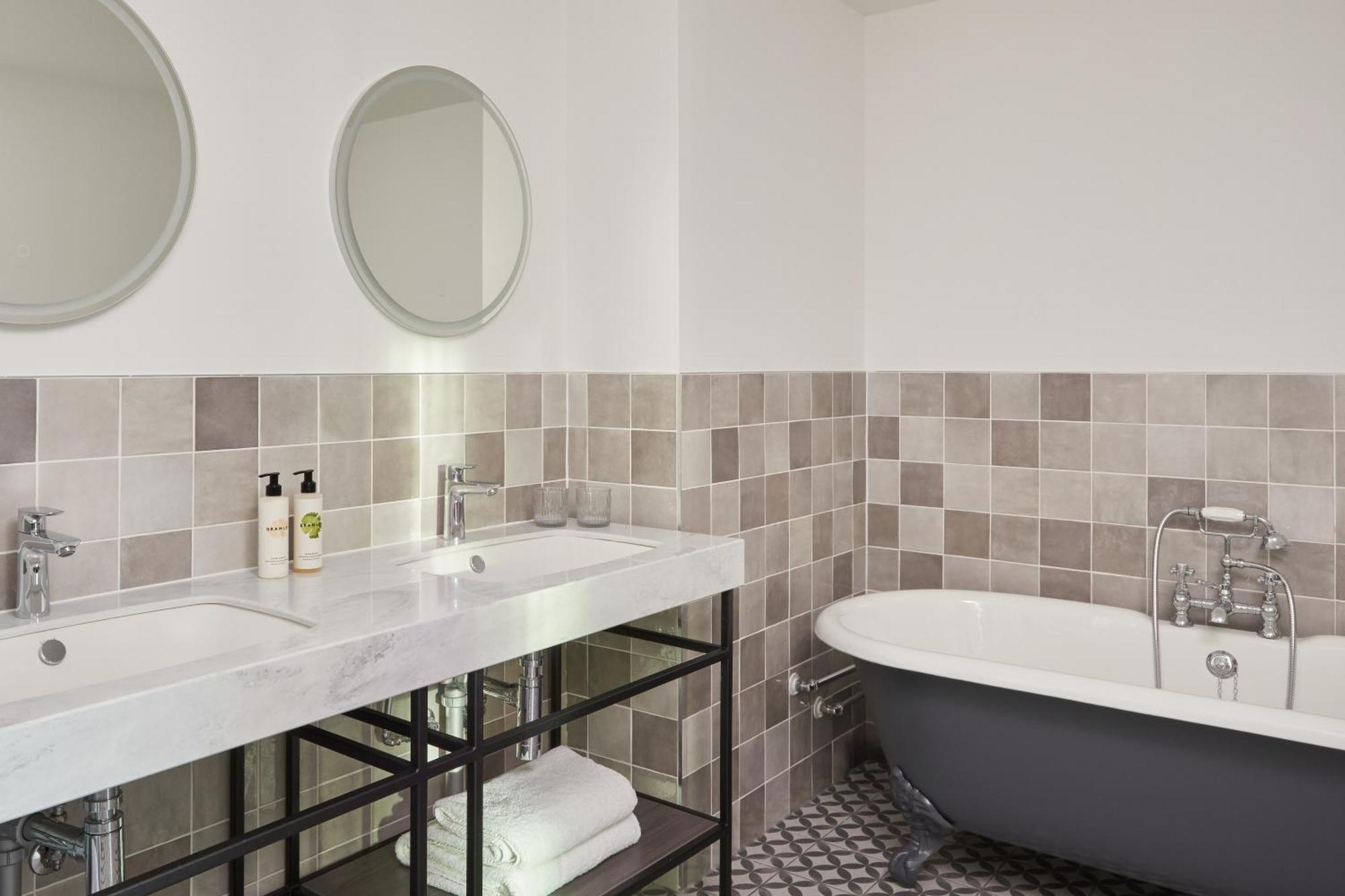 Super King Suite