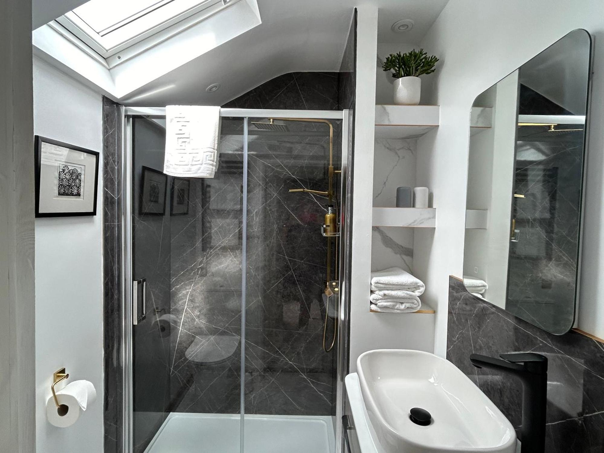 Luxury King Room,1615662863:JPEG