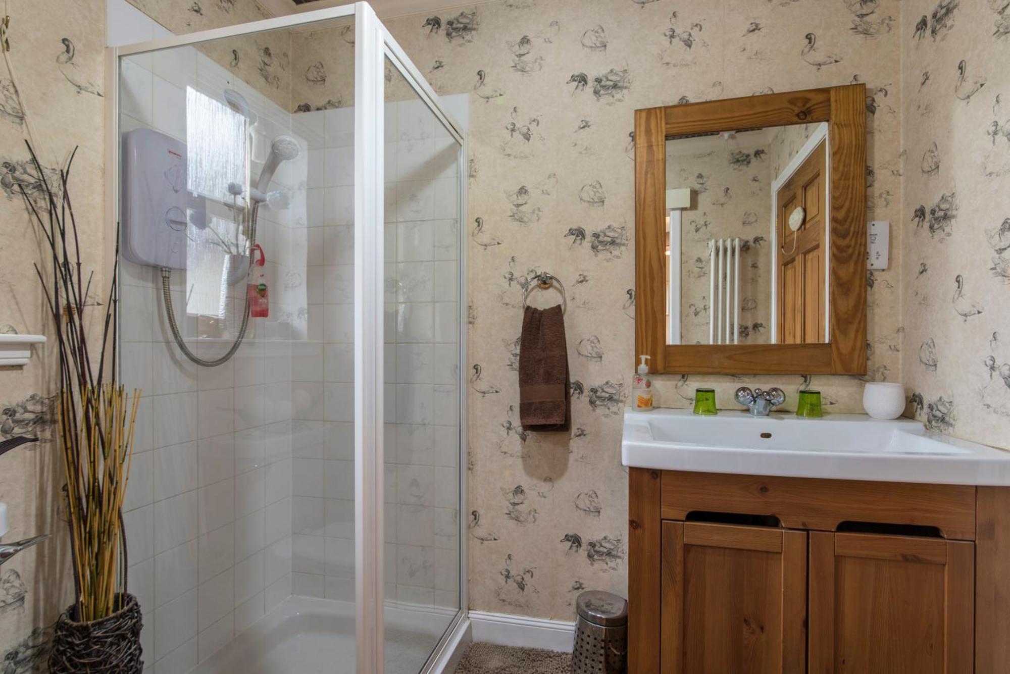 Small Double Room,1591505312:JPEG