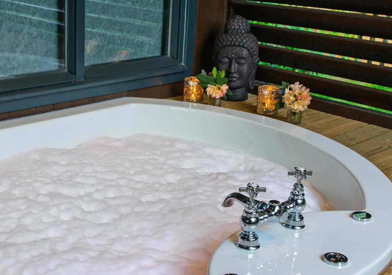 Deluxe Suite with Spa Bath,1592046180:JPEG