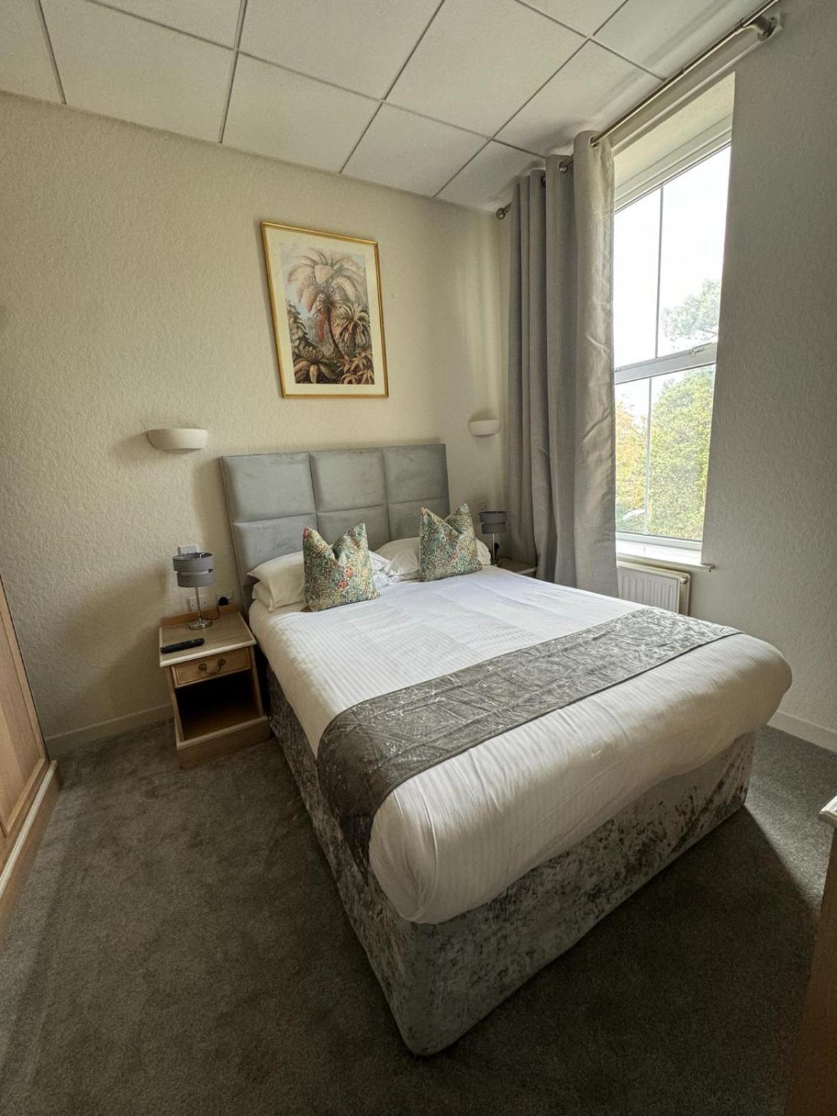 Small Double Room,1593640249:JPEG