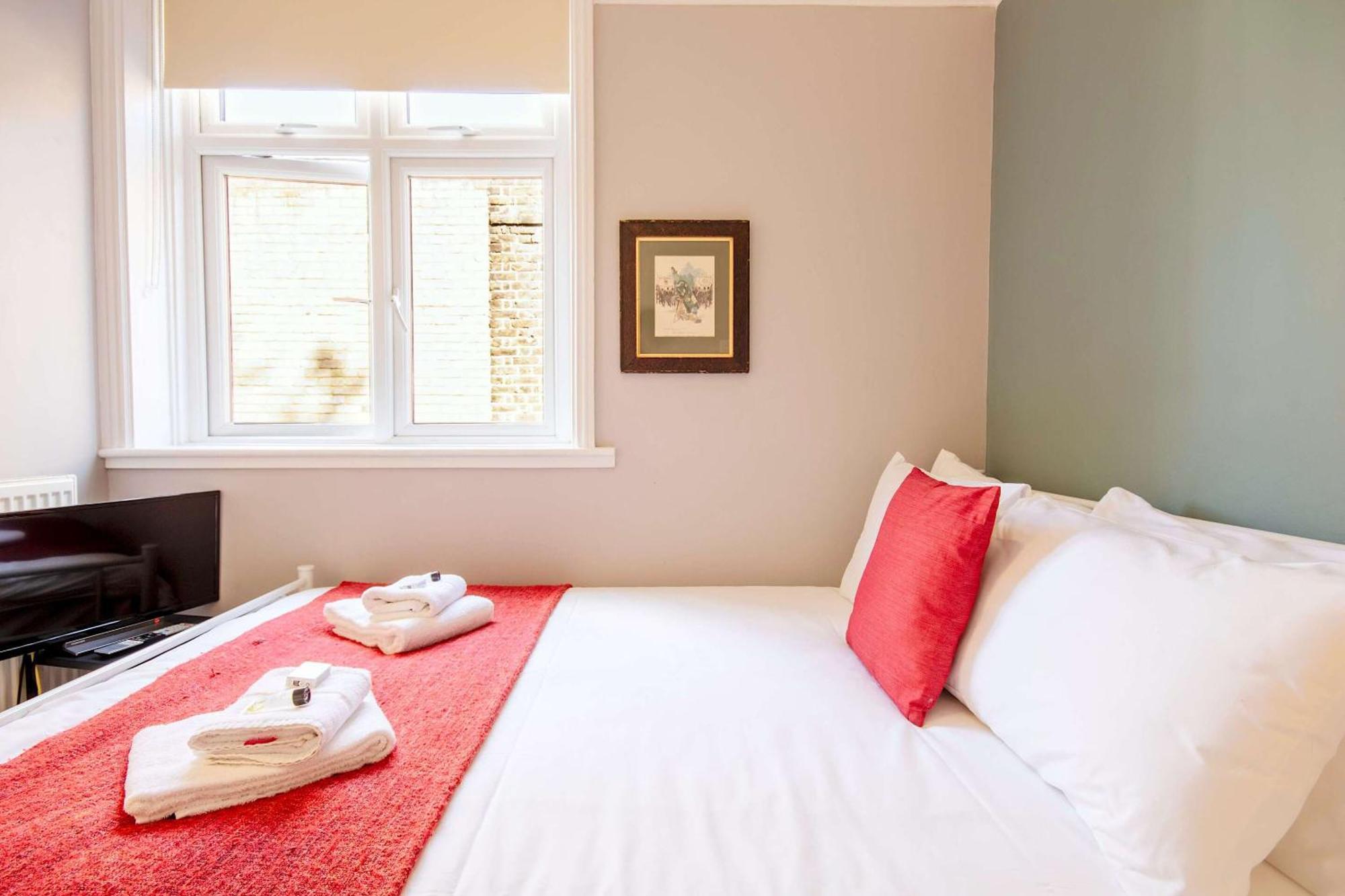 Double Room with Private Bathroom,1595441575:JPEG