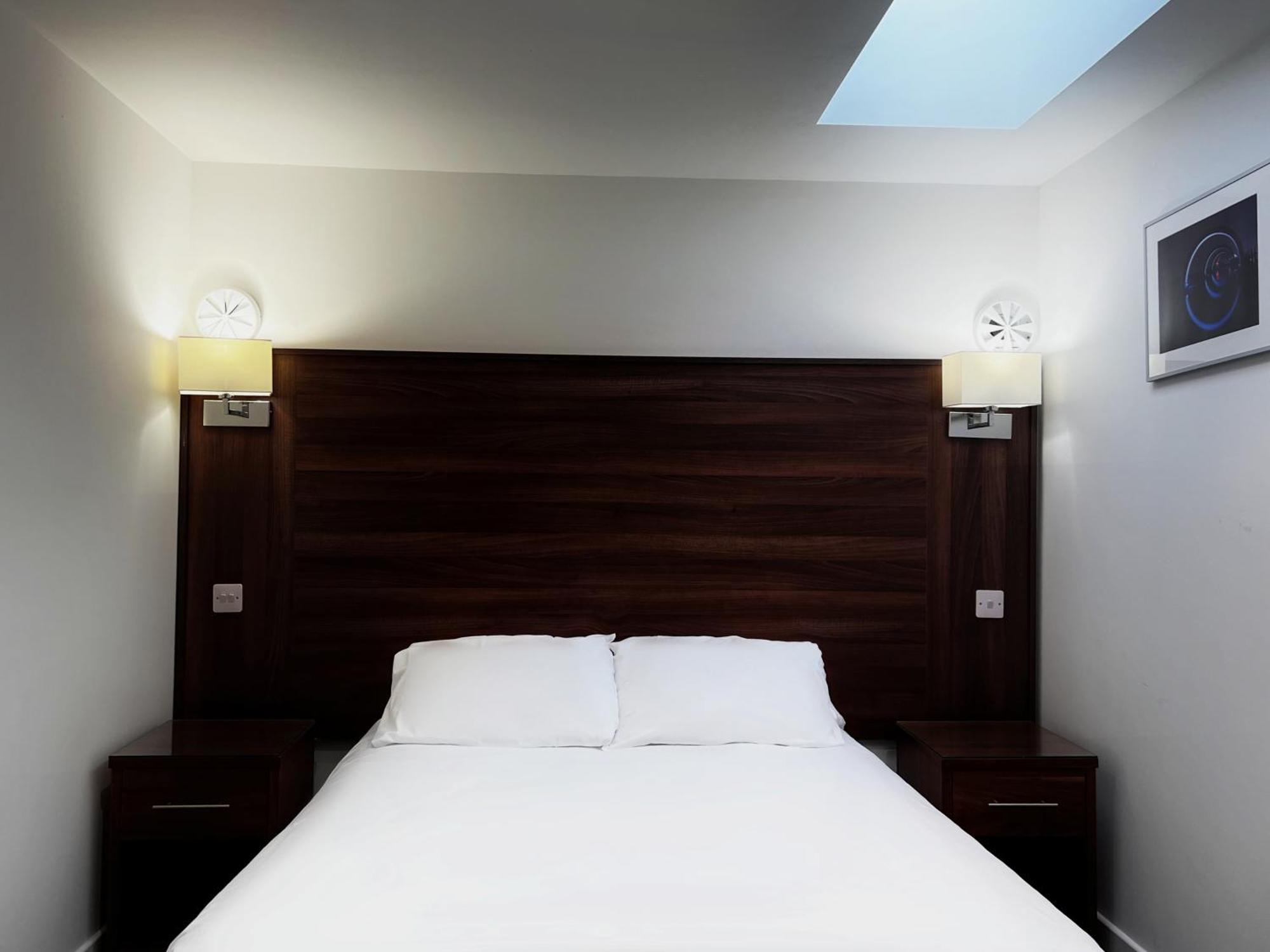 Double Room with Skylight Window only,1599641983:JPEG