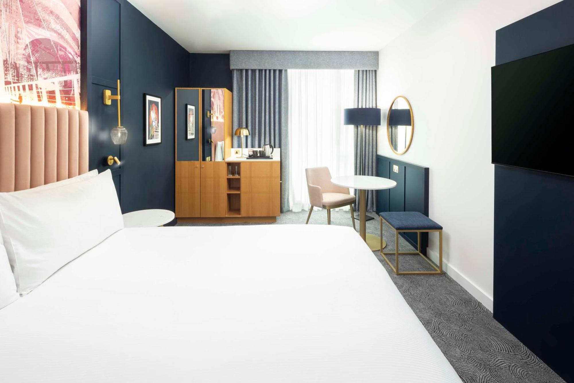 King Guest Room,1602956681:JPEG