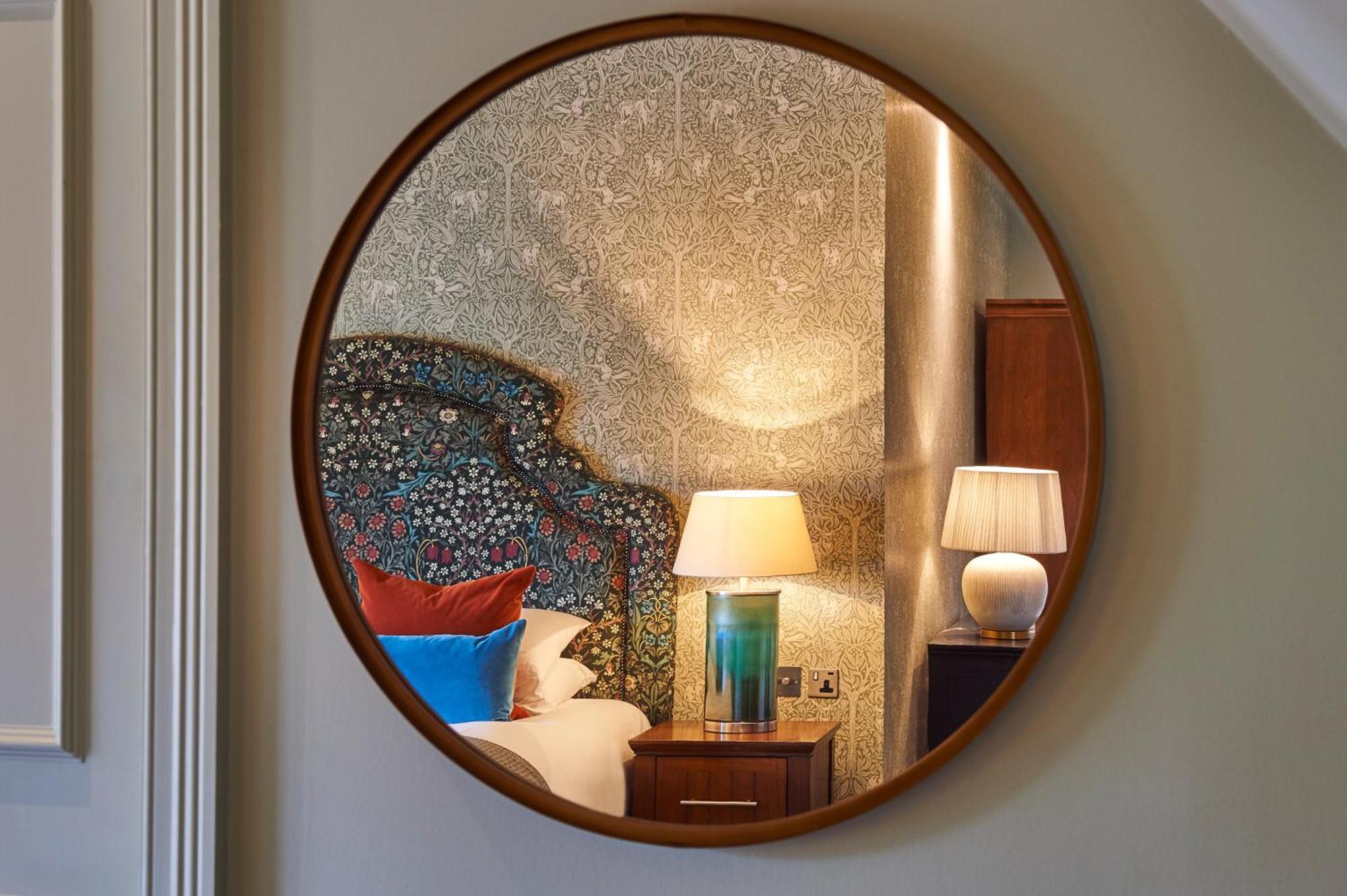 Suite,1604082813:JPEG