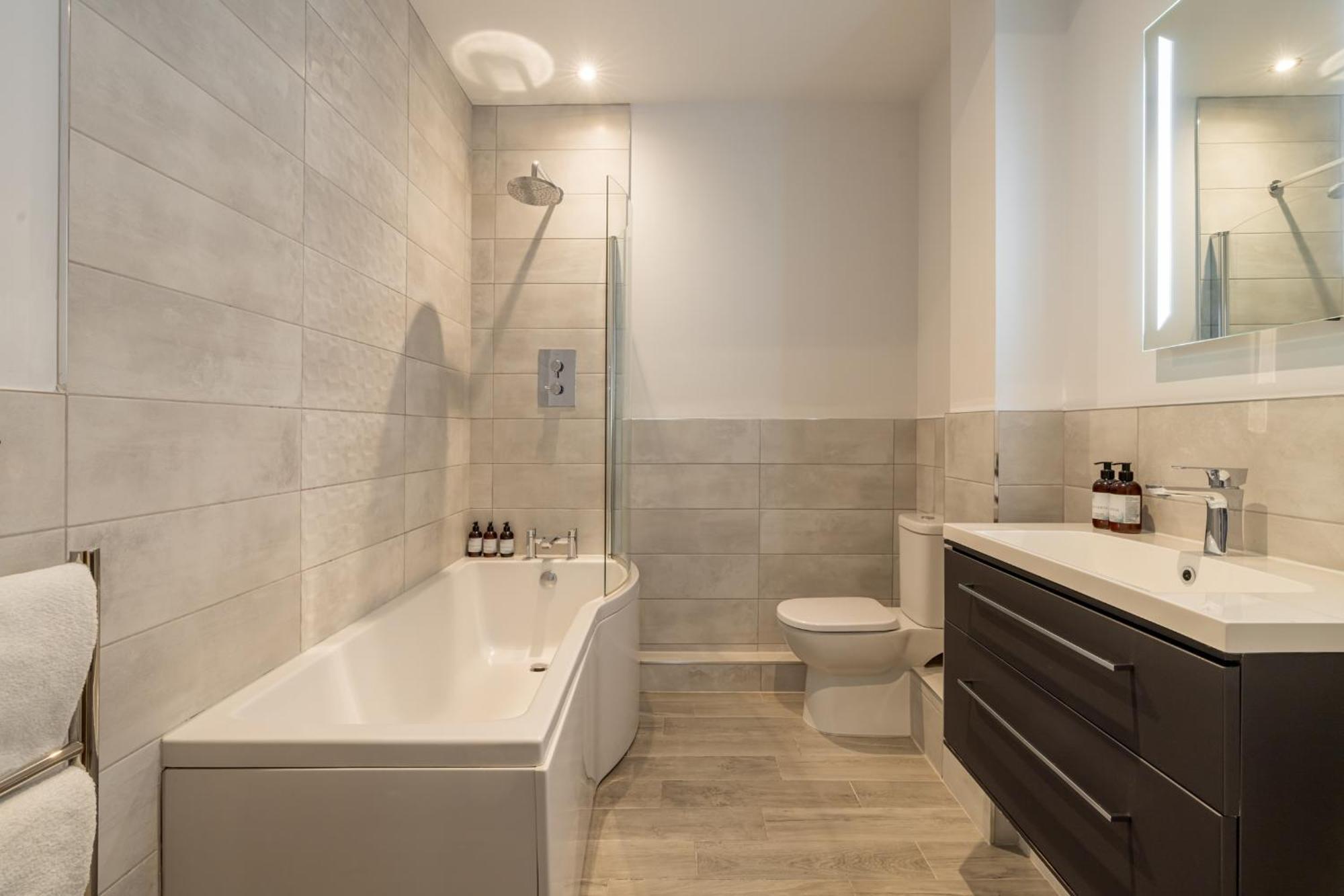 Classic Room - With Street Facing View,1605384134:JPEG