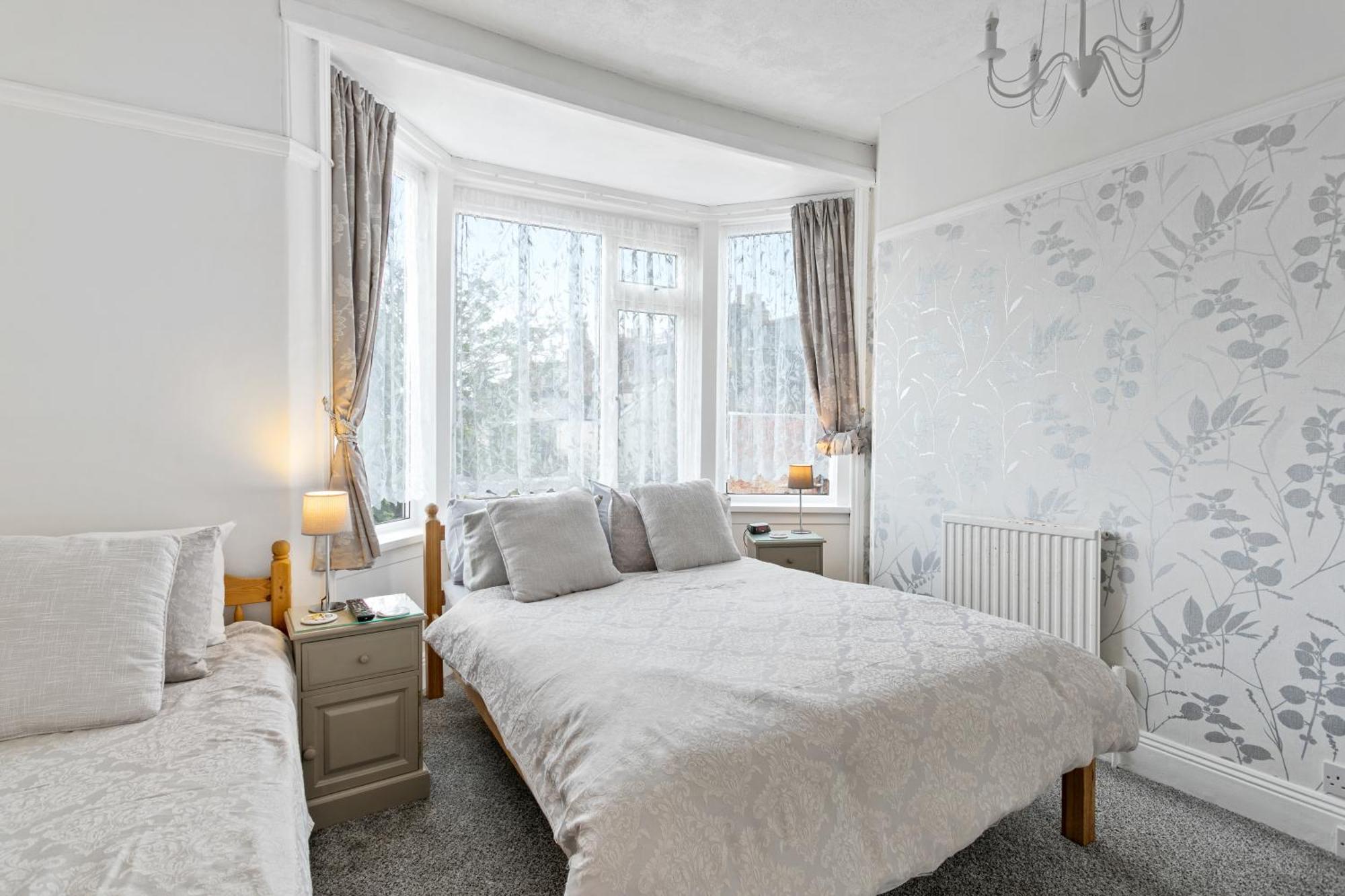 Standard Family Room,1605415108:JPEG