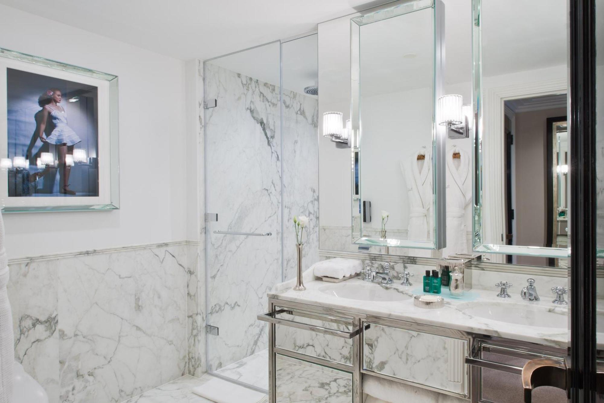 Deluxe King Room, Guest room, 1 King,1606054489:JPEG