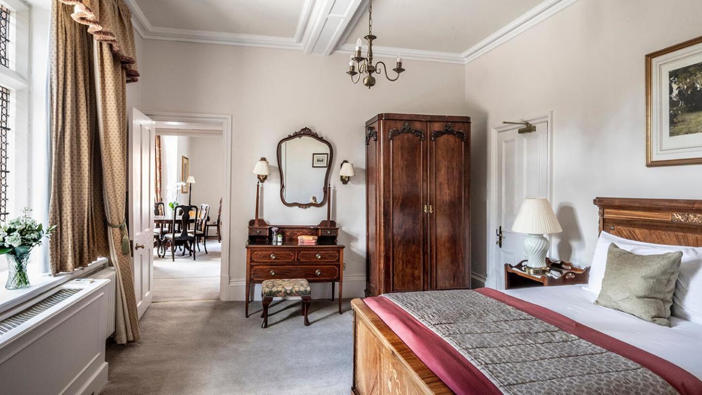 Suite,1674697217:JPEG