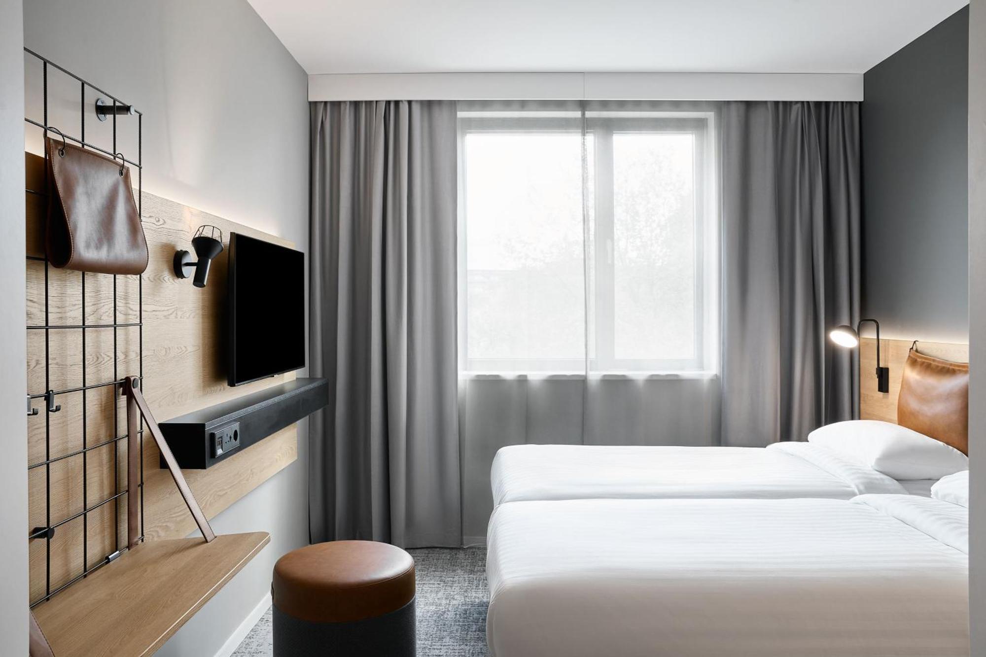 Moxy Twin Room