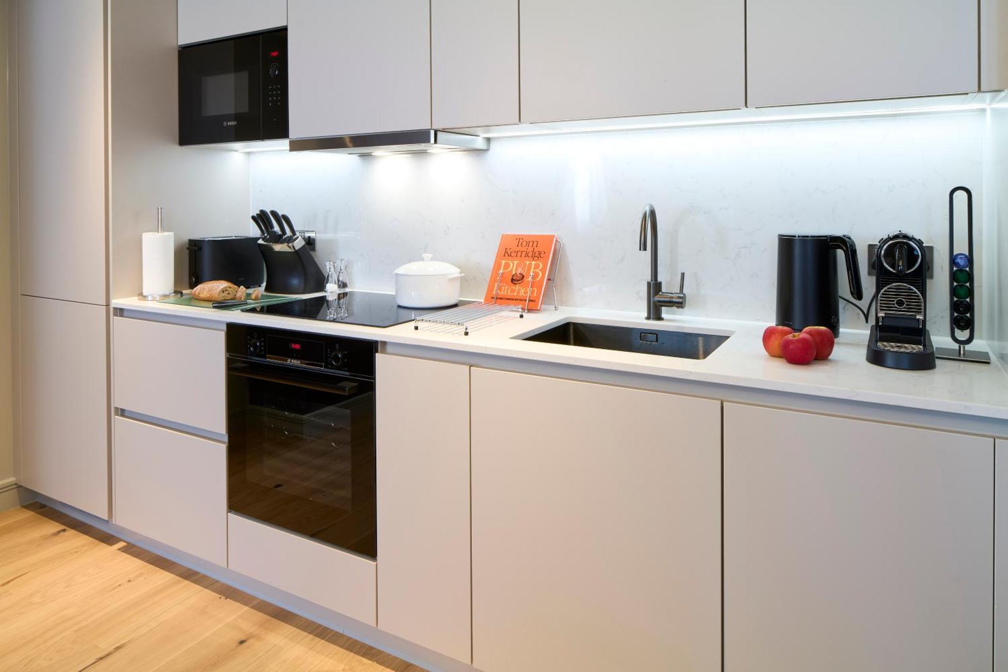 Luxury One-Bedroom Apartment,1609730994:JPEG