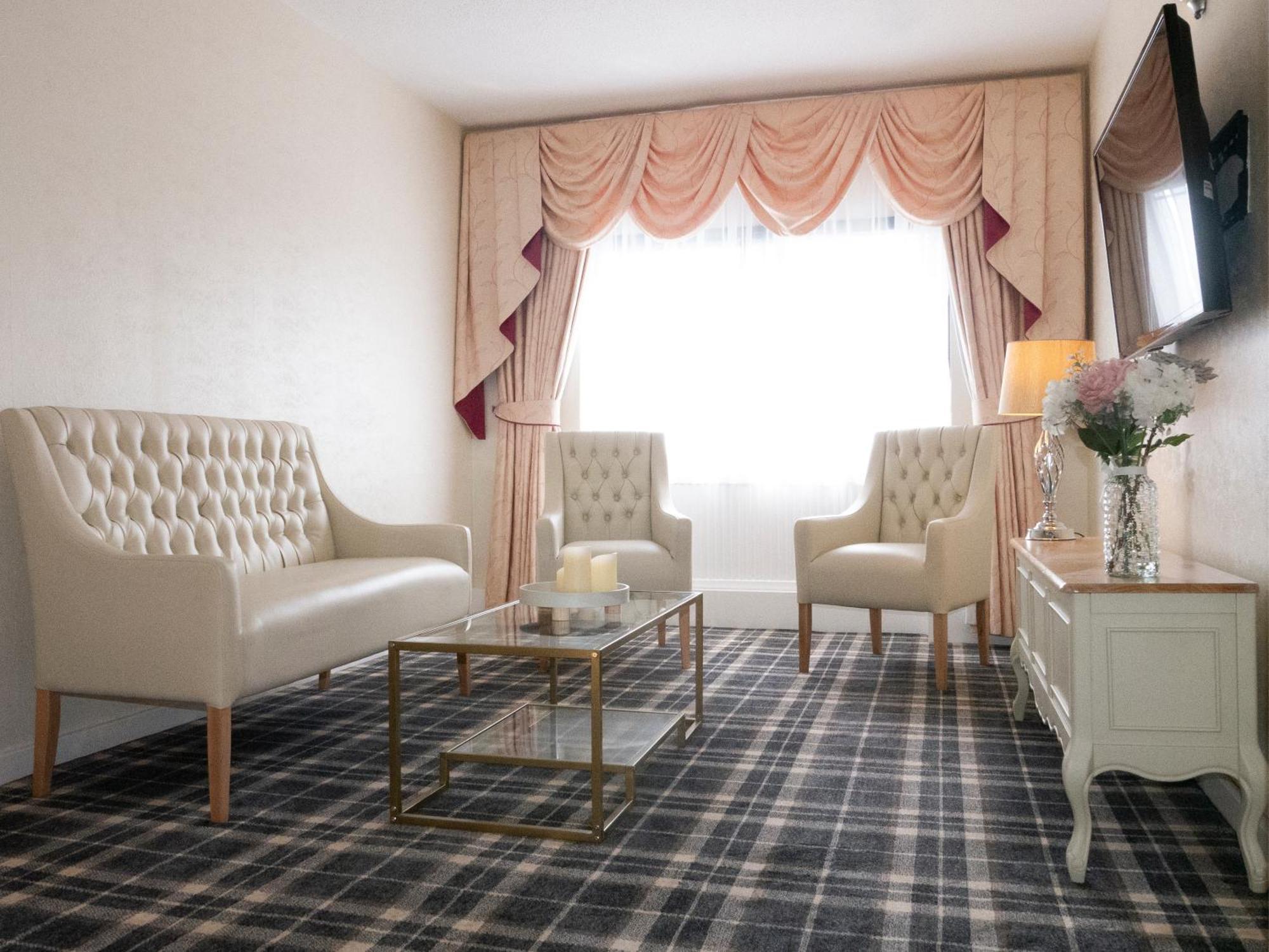 Deluxe Room,1610216826:JPEG