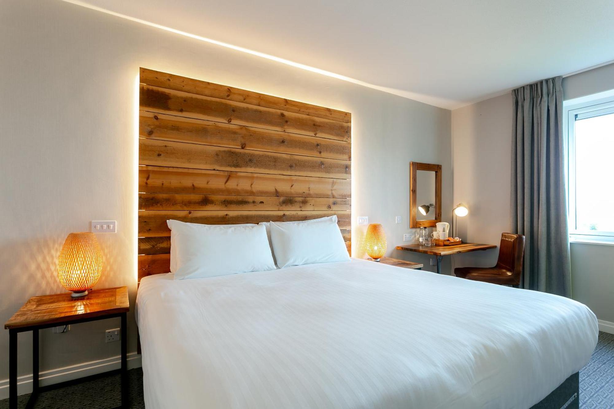 Classic Double Room - Accessible/Non-Smoking,1616871706:JPEG