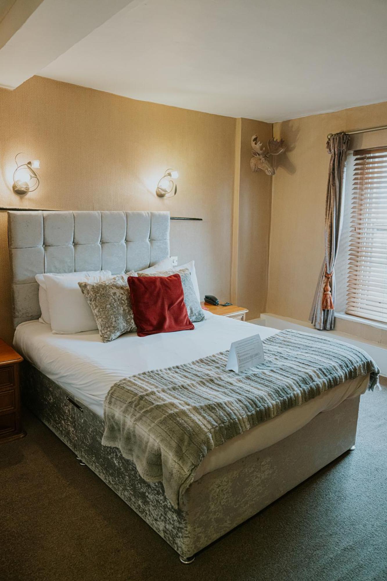 Small Double Room,1611050144:JPEG