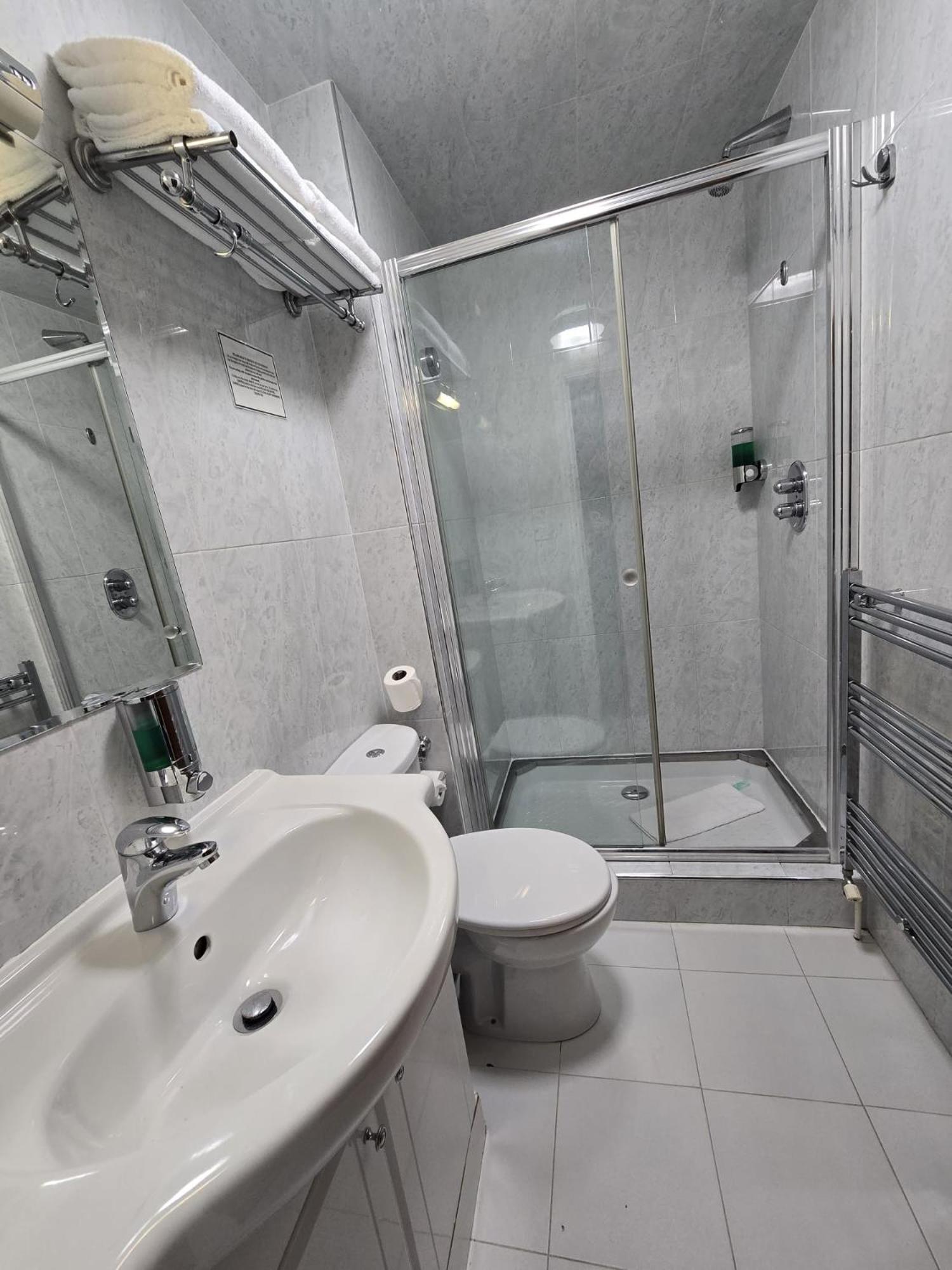 One-Bedroom Apartment,1613414311:JPEG