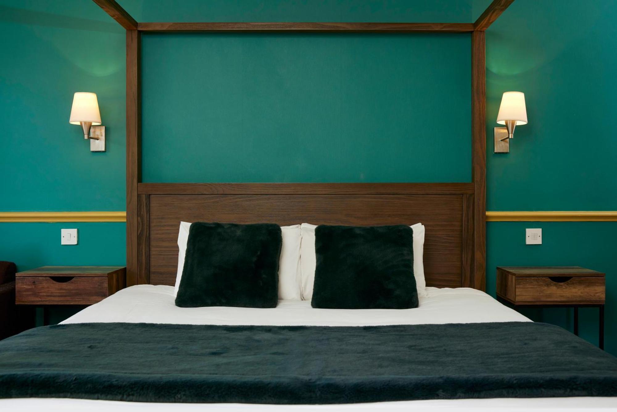 Standard Family Room,1613662549:JPEG