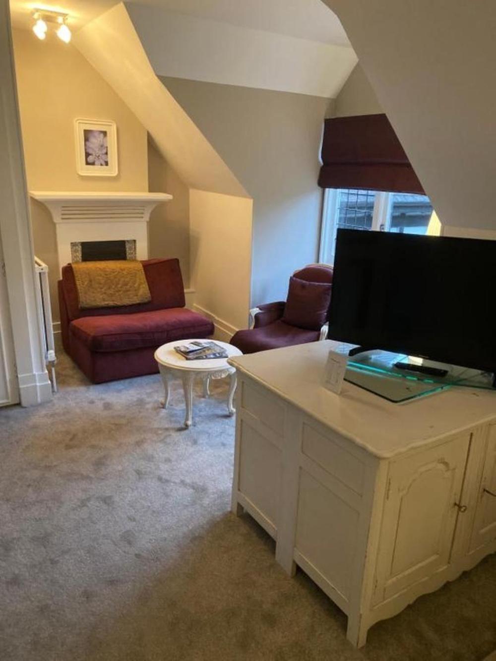 Luxury Suite,1615647422:JPEG