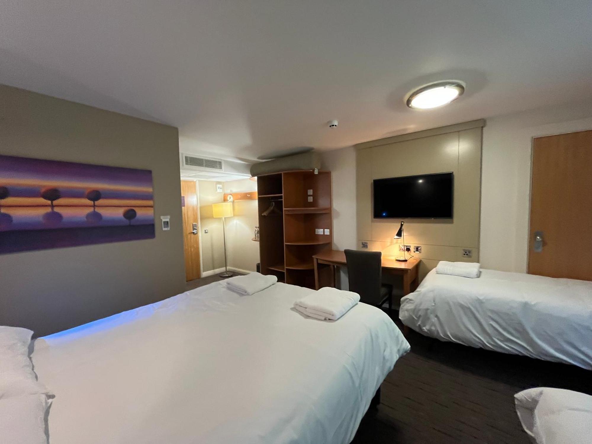 Classic Family Room (2 adults & 2 children),1616877016:JPEG