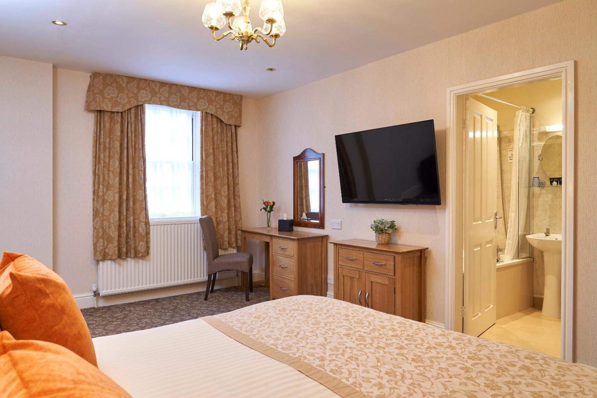 Twin Room,1618266232:JPEG