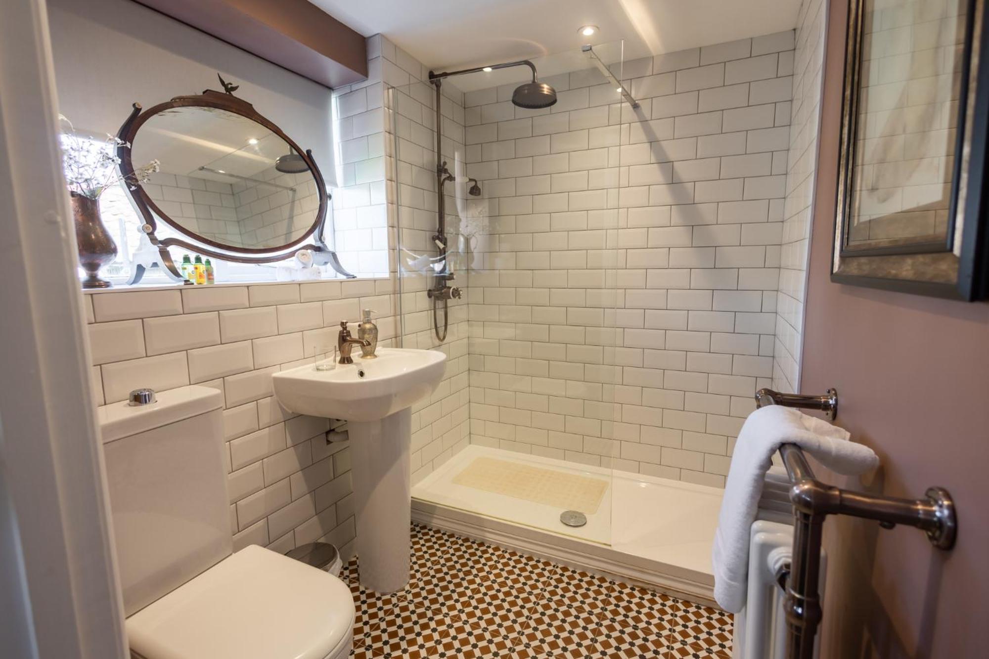 Deluxe Double Room with Shower