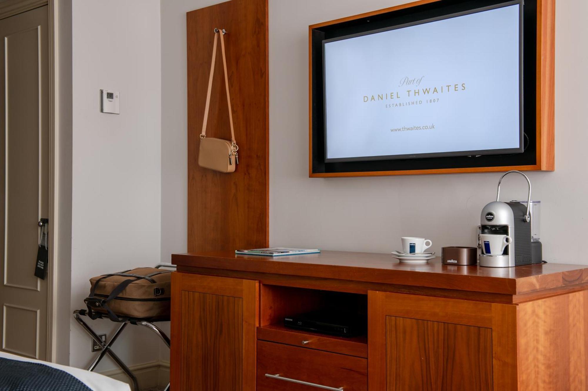 Double Room,1620200262:JPEG