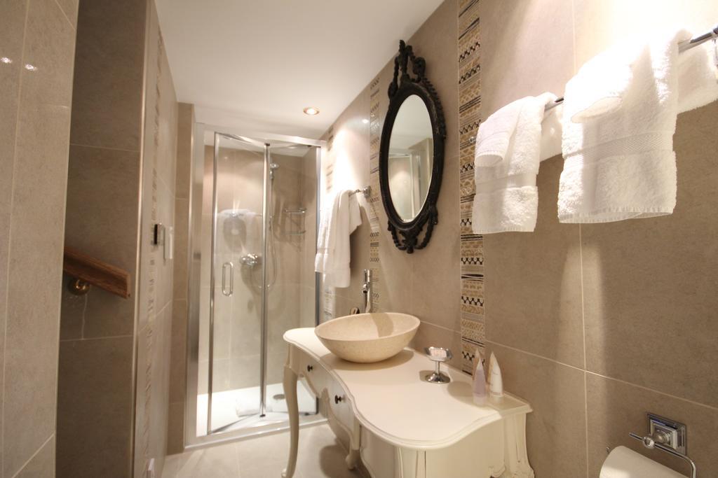 Deluxe King or Twin Room