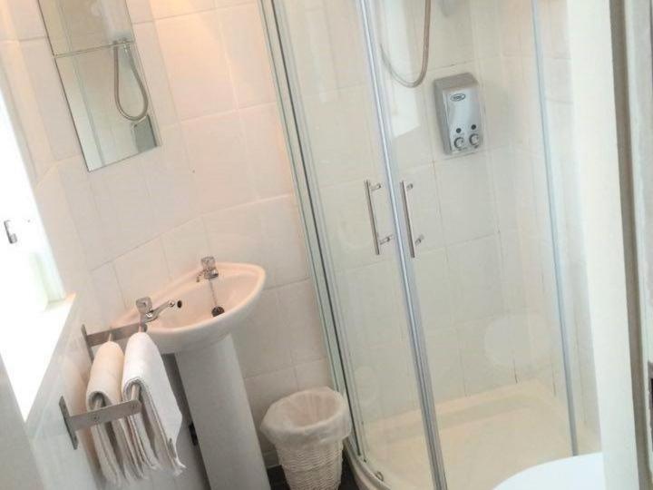 Double Room Private Bathroom,1621419528:JPEG
