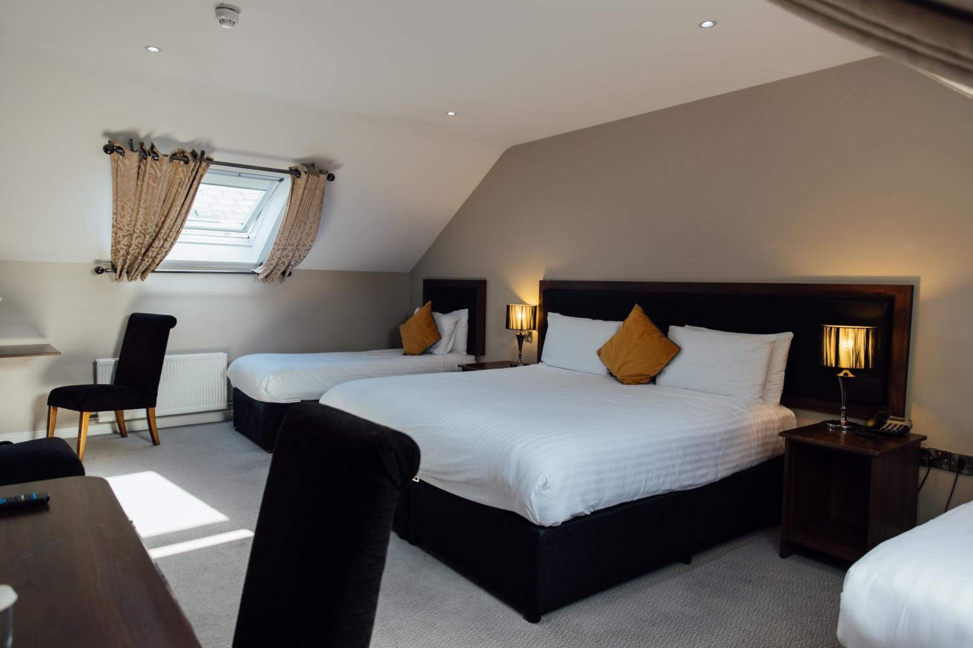 Deluxe Family Room