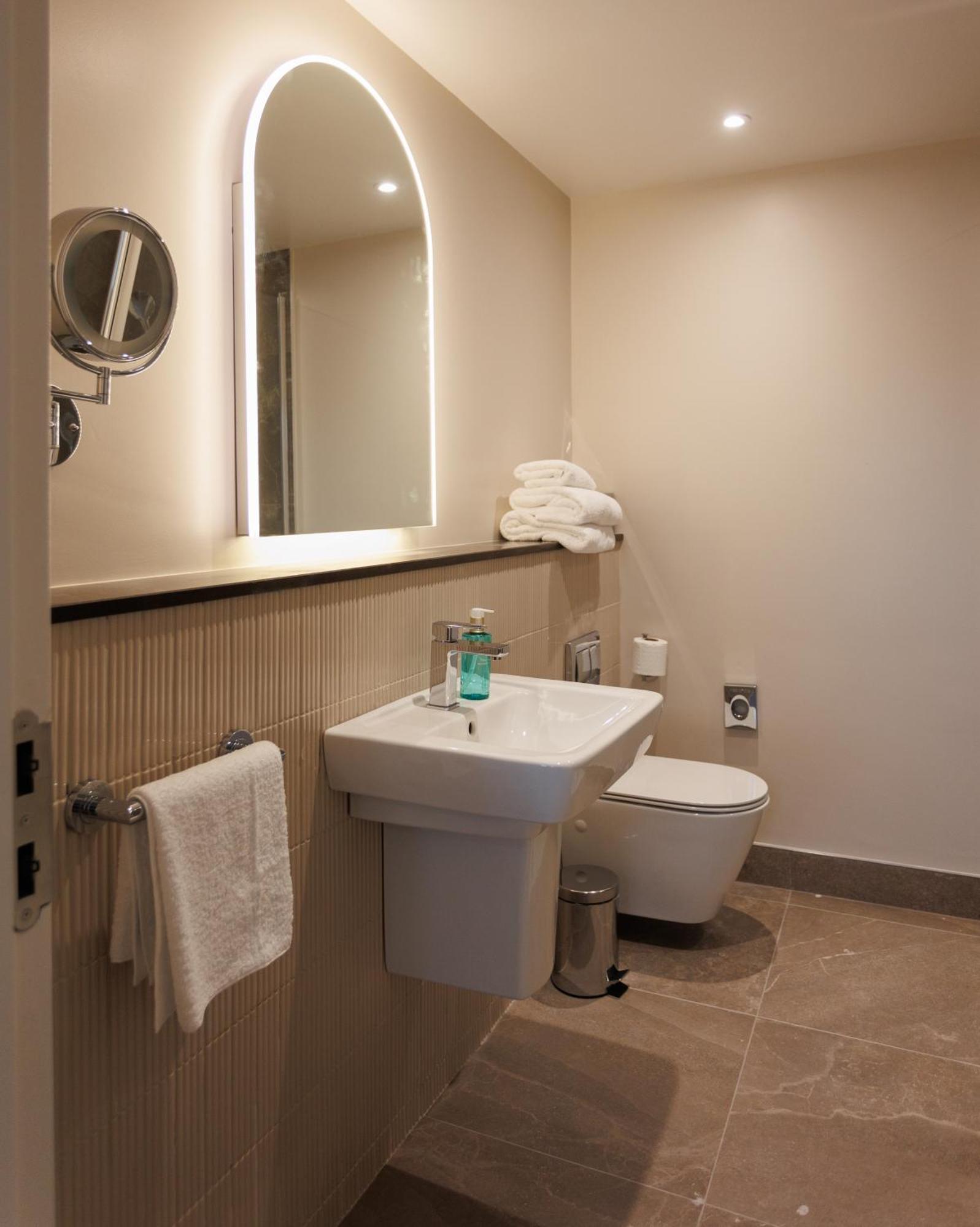 Executive Double Room,1624312459:JPEG