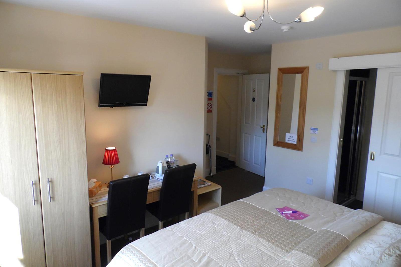 Queen Room,1624760143:JPEG