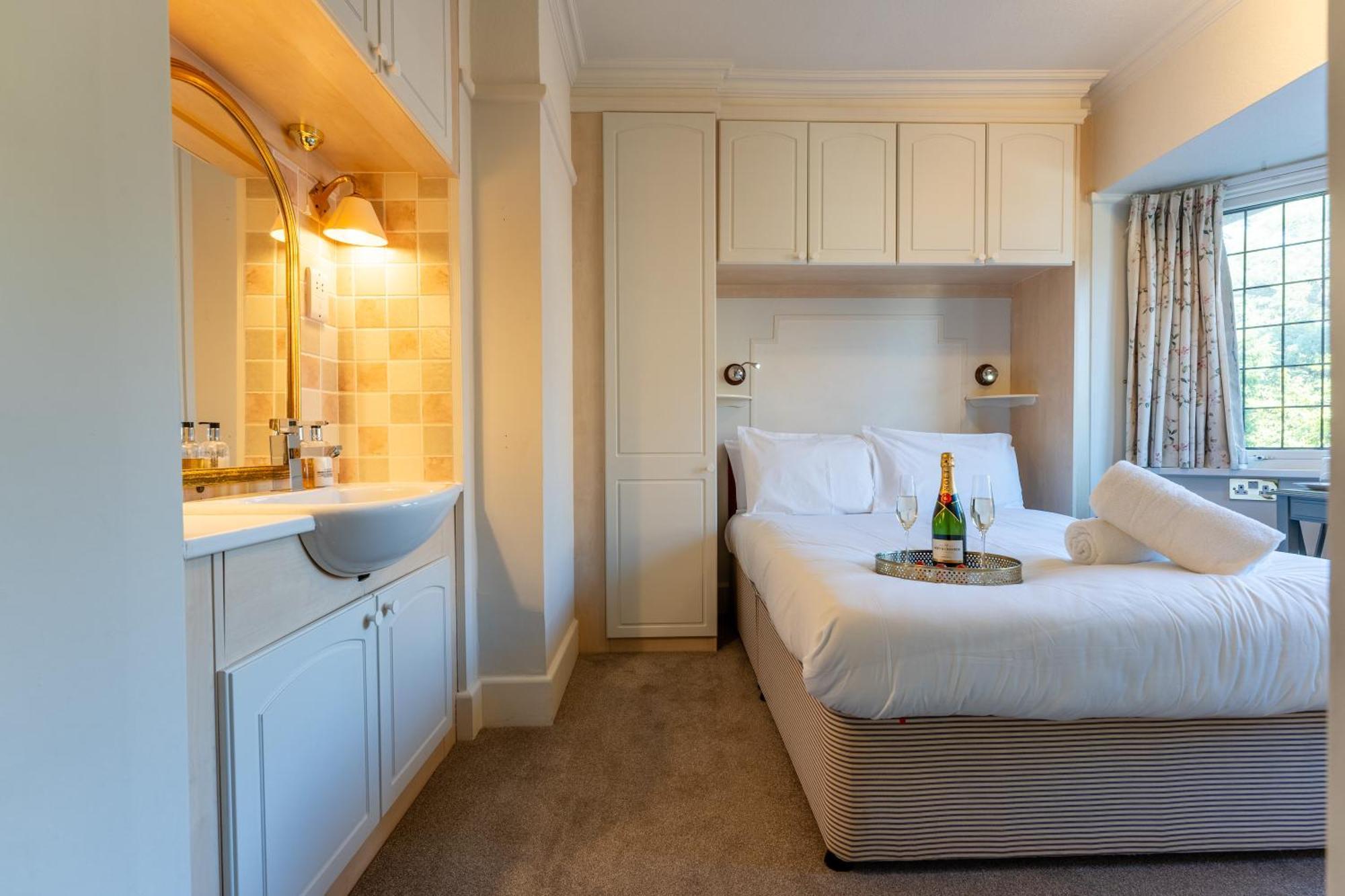 Double Room with Private Bathroom,1626376810:JPEG
