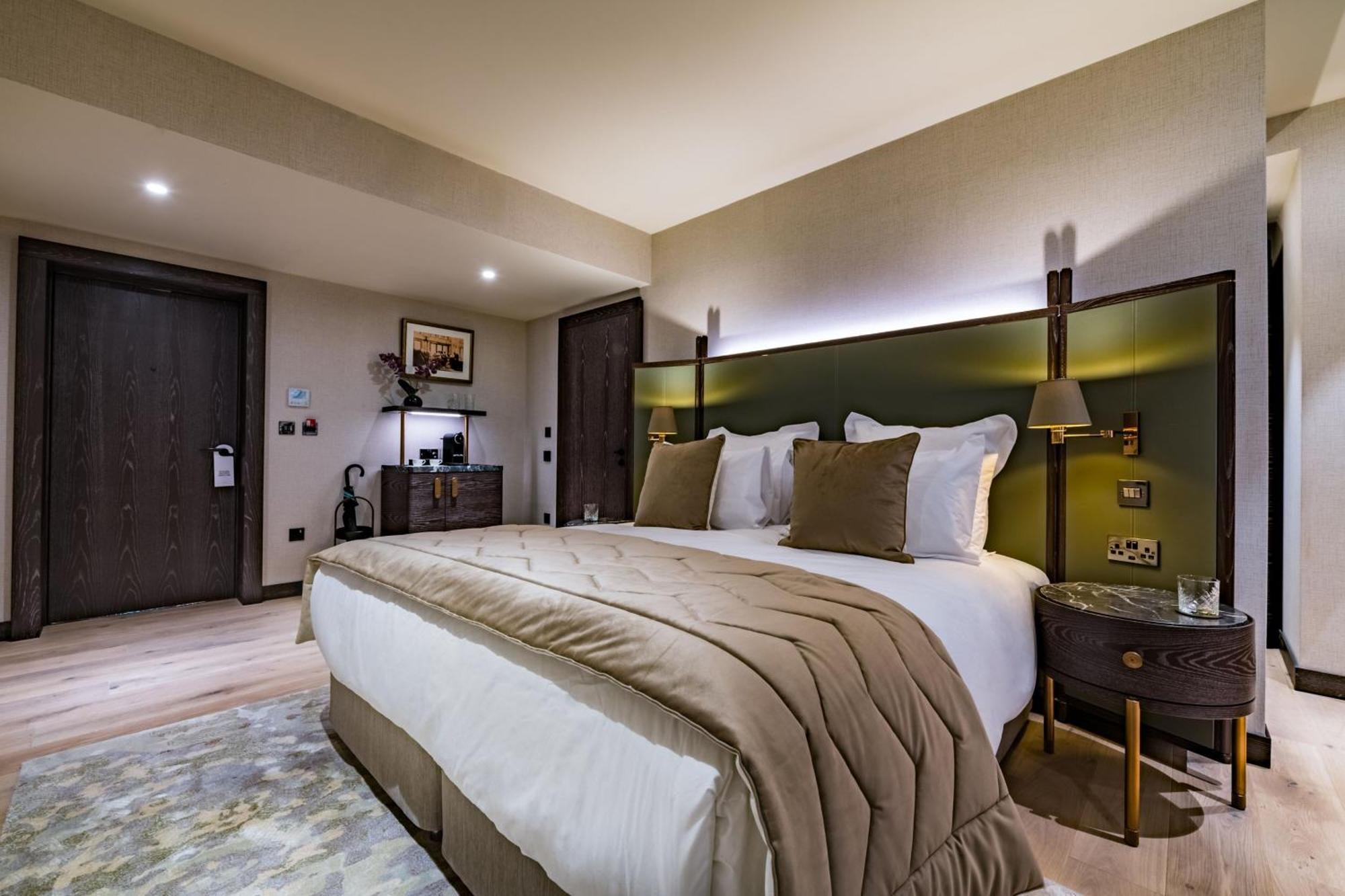 King Room - Arthur Hope,1627249579:JPEG