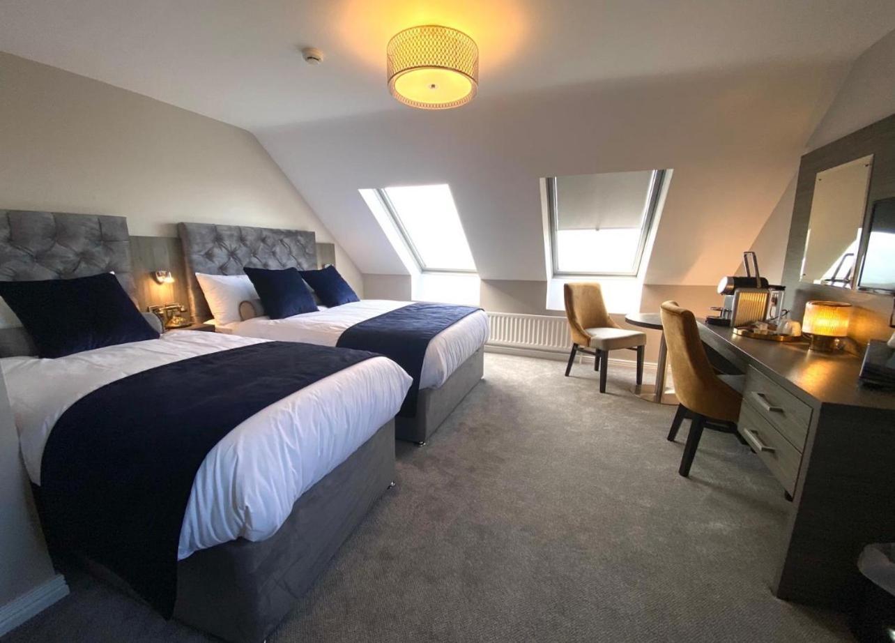 Double or Twin Room with Sea View