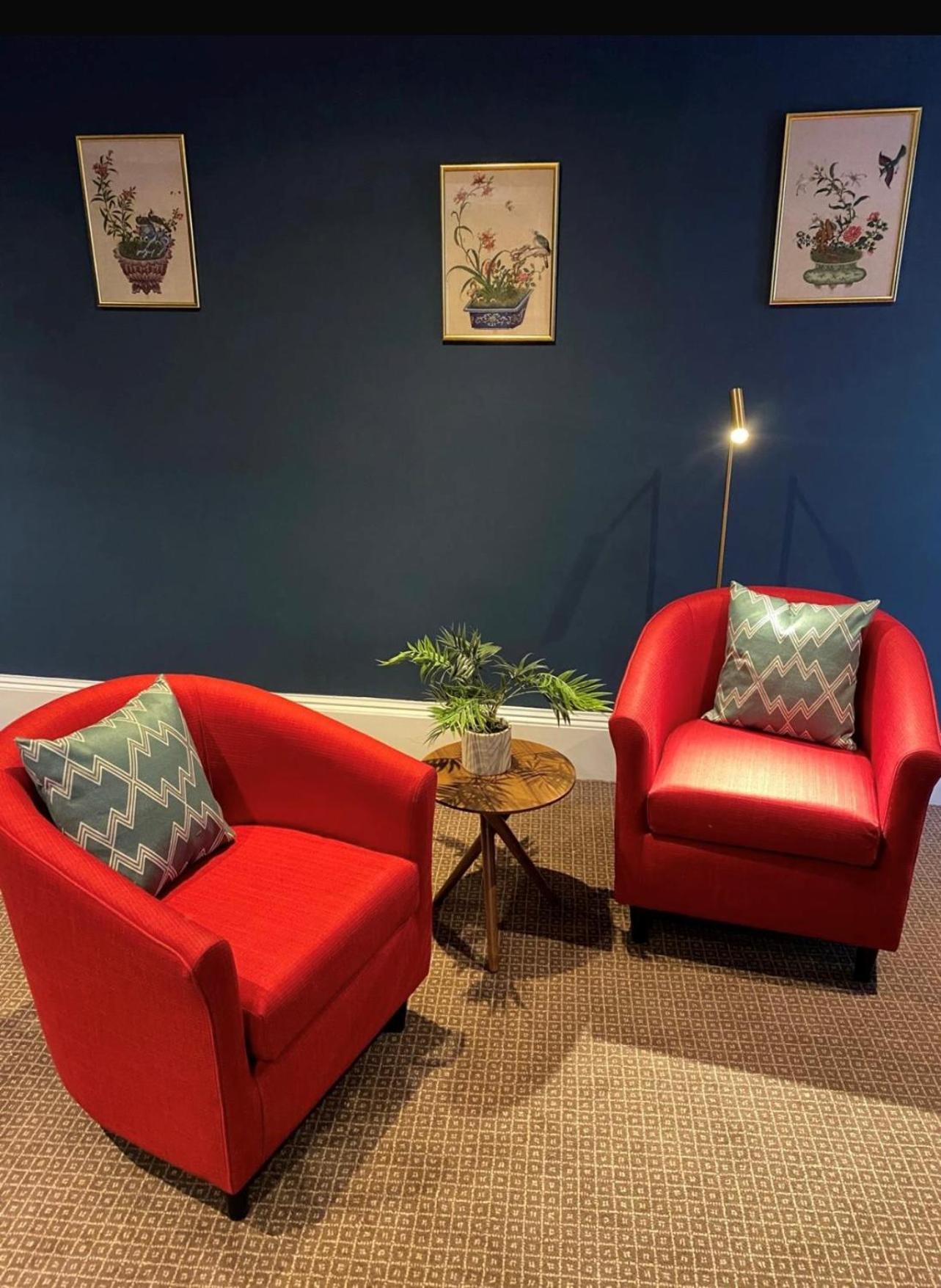 Suite,1645016709:JPEG