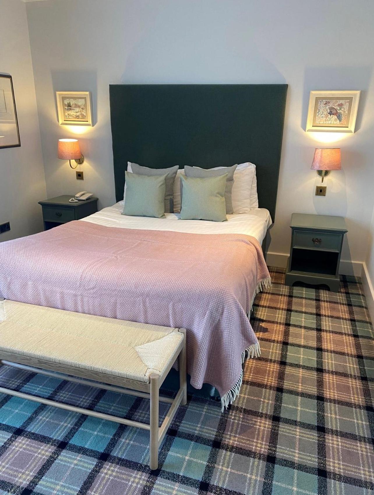 Double Room with River View,1632219032:JPEG