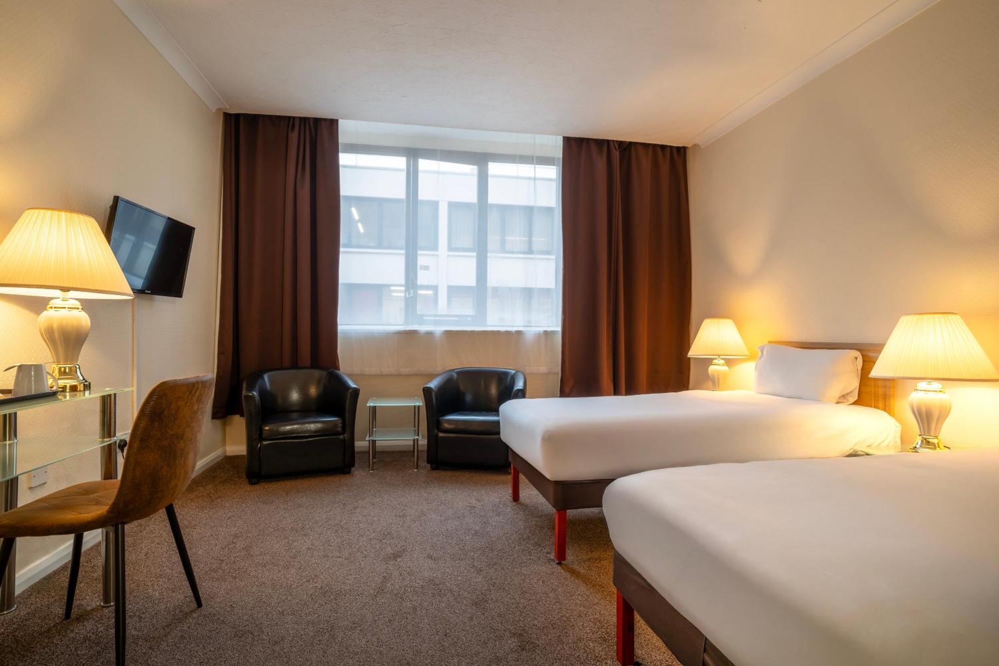 Twin Room,1642306545:JPEG