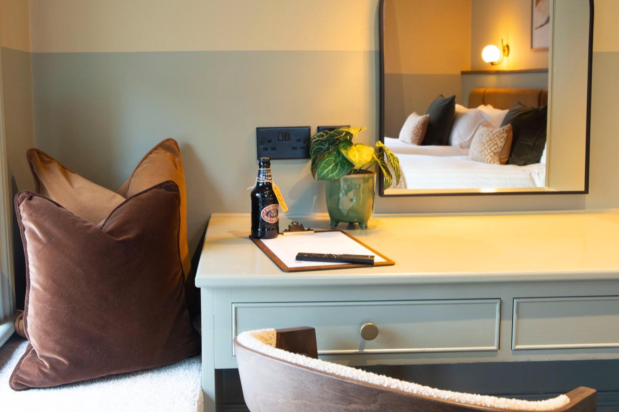 King Room,1642966566:JPEG