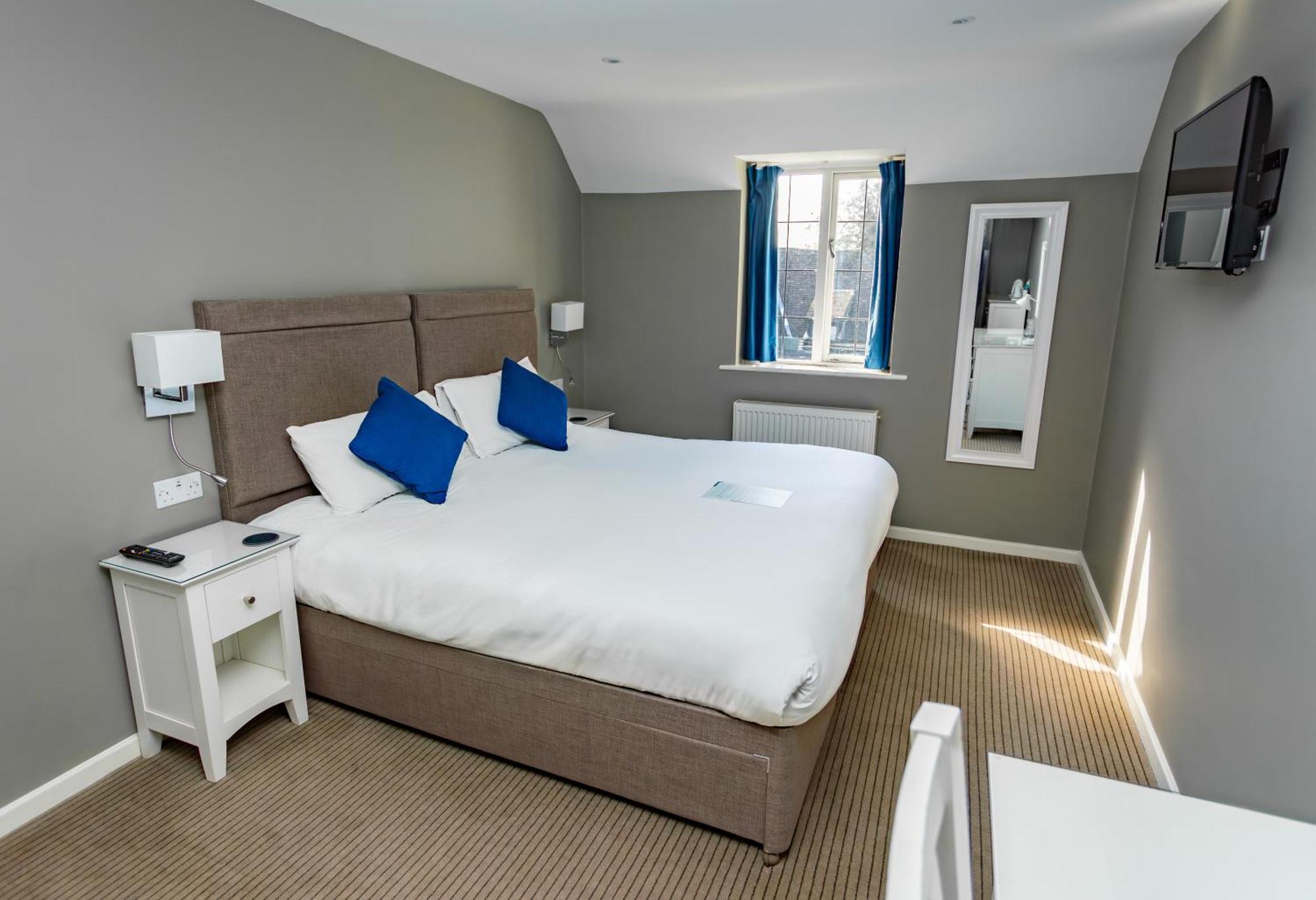 Family Room,1730028824:JPEG