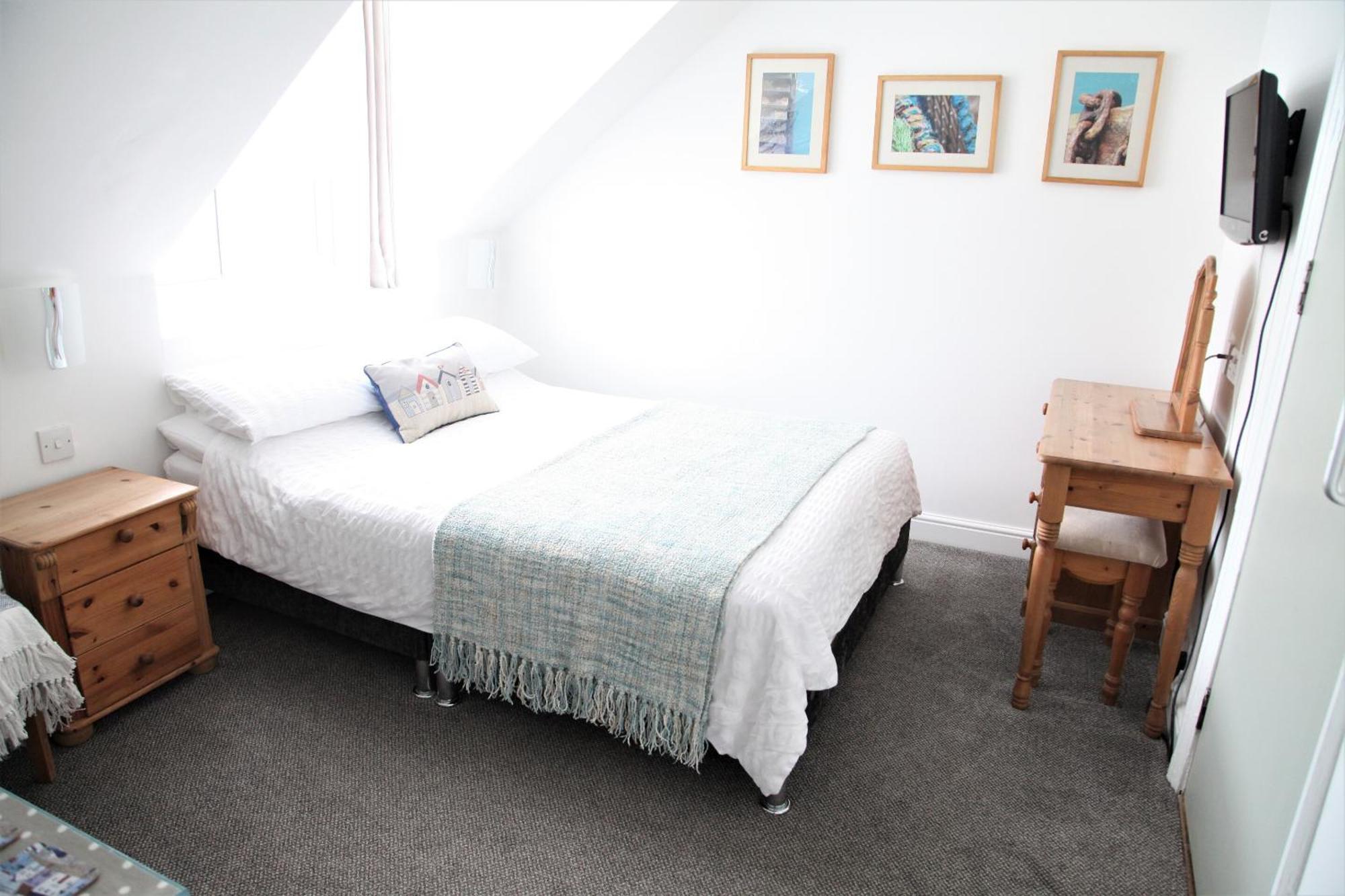 Double Room with Private Bathroom,1643776133:JPEG