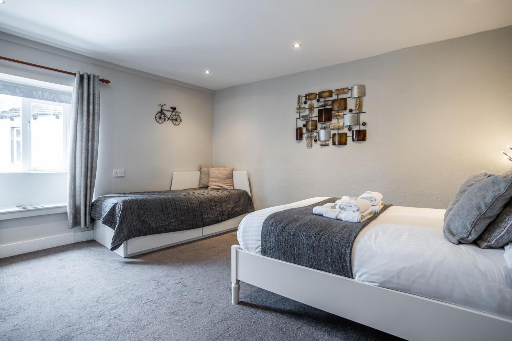 Large Double Room,1645671495:JPEG
