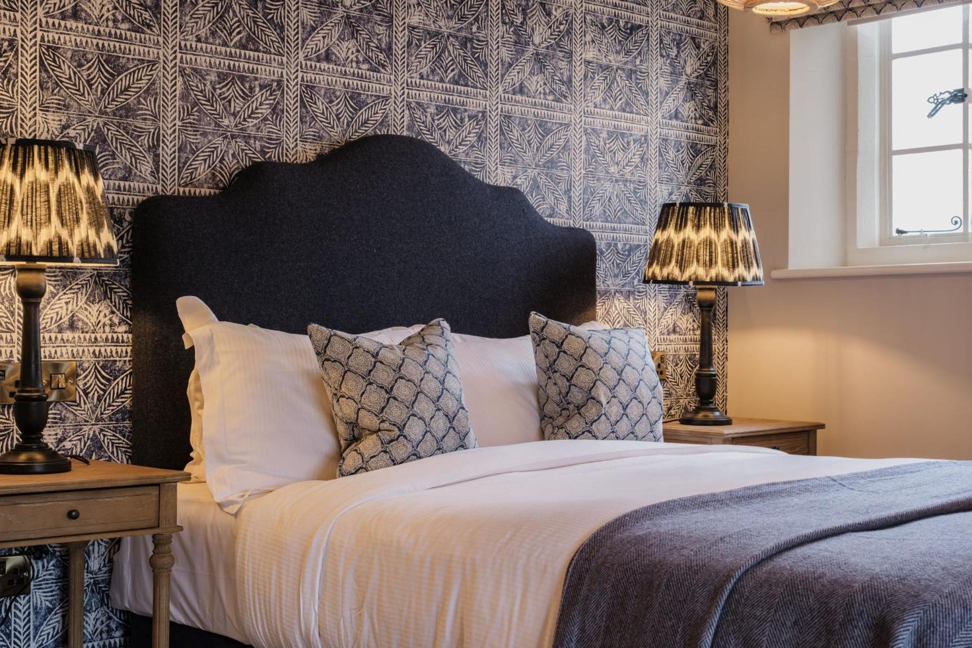 Classic Double Room,1658064640:JPEG