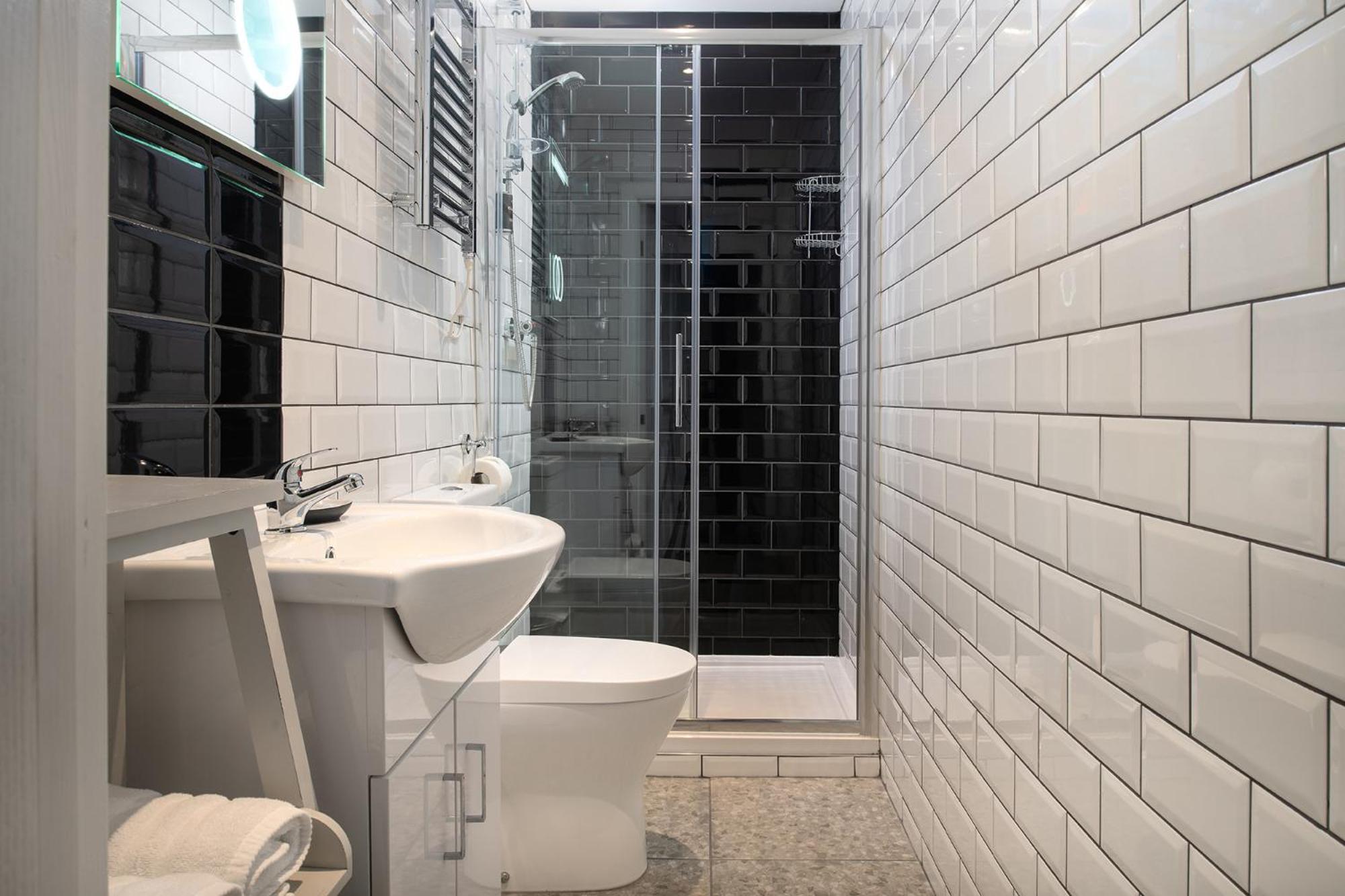 Deluxe Double or Twin Room,1646337362:JPEG