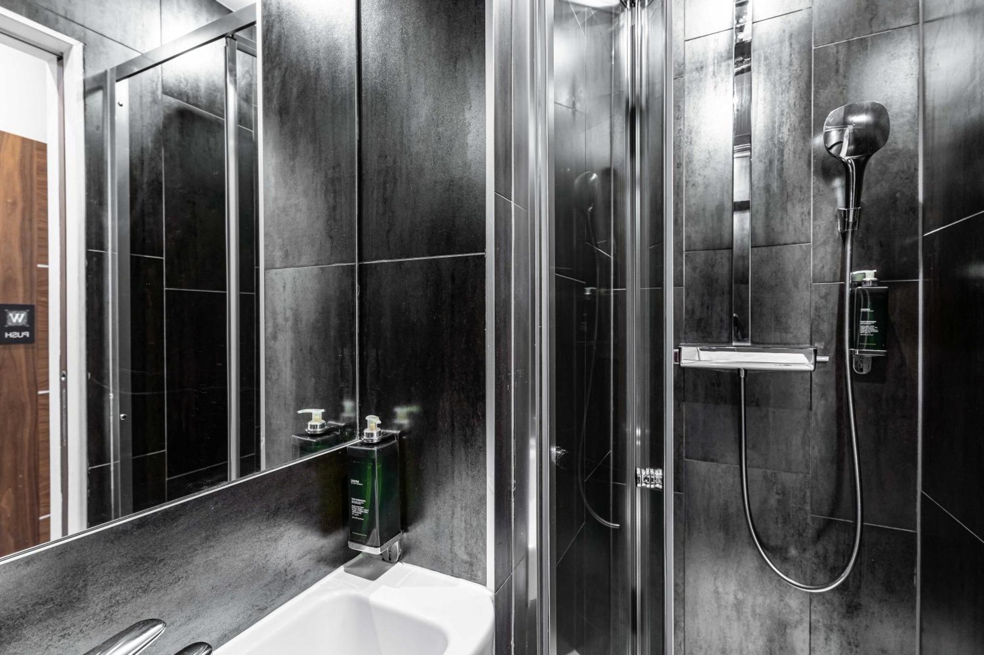 Twin Room with Private Bathroom,1646343088:JPEG