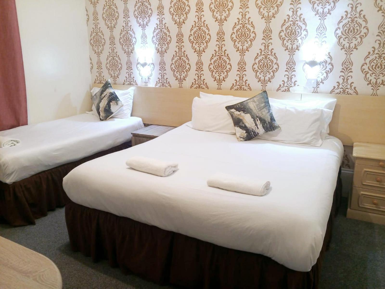 Triple Room with Shower,1376217647:JPEG