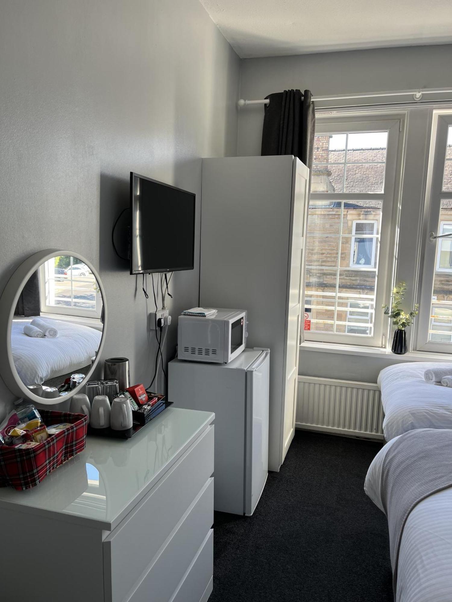 Economy Triple Room,1646885808:JPEG