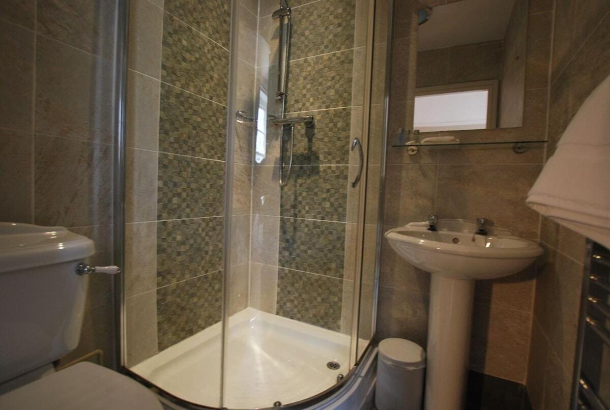 Deluxe Double Room with Shower