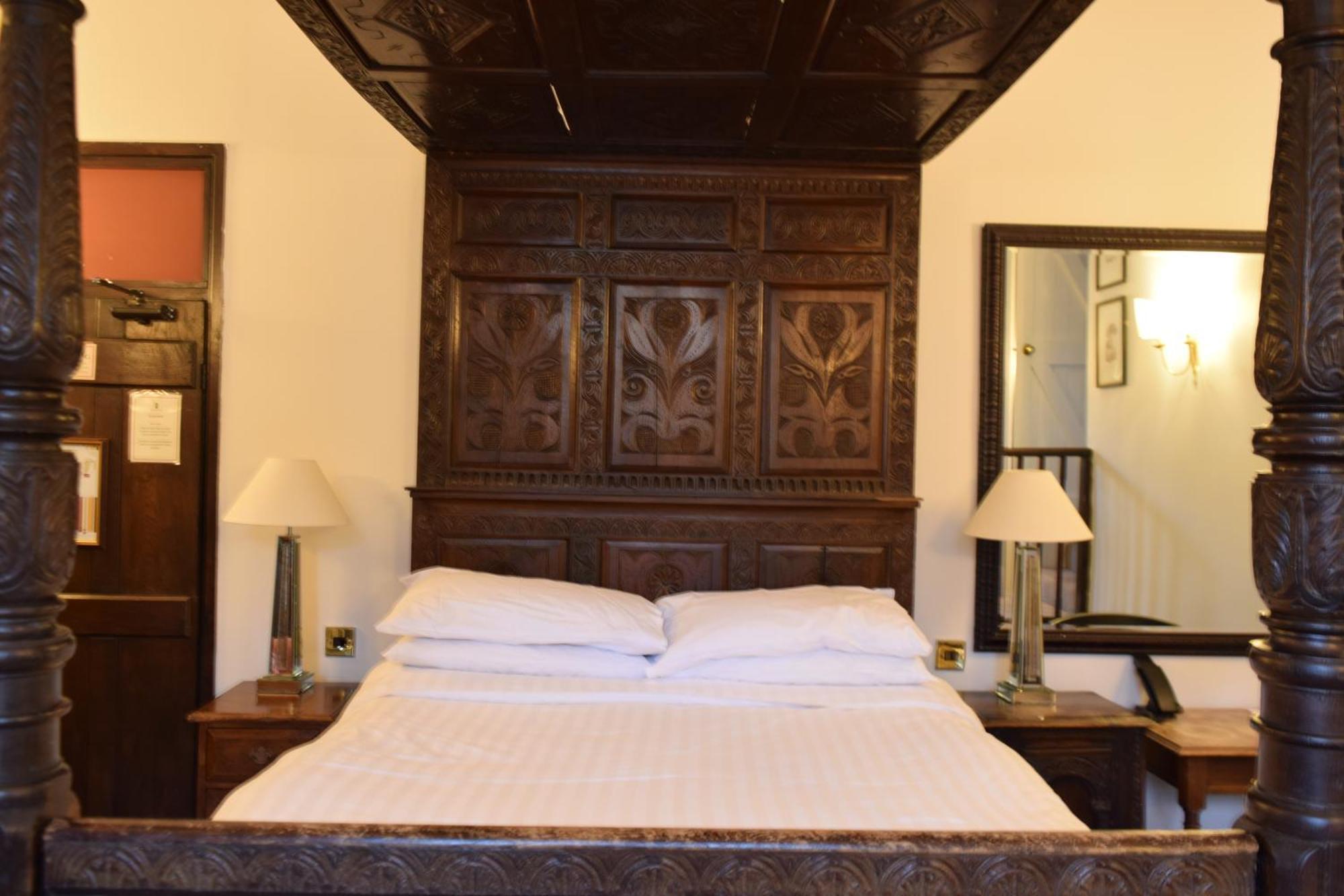 Deluxe Double Room,1651163224:JPEG