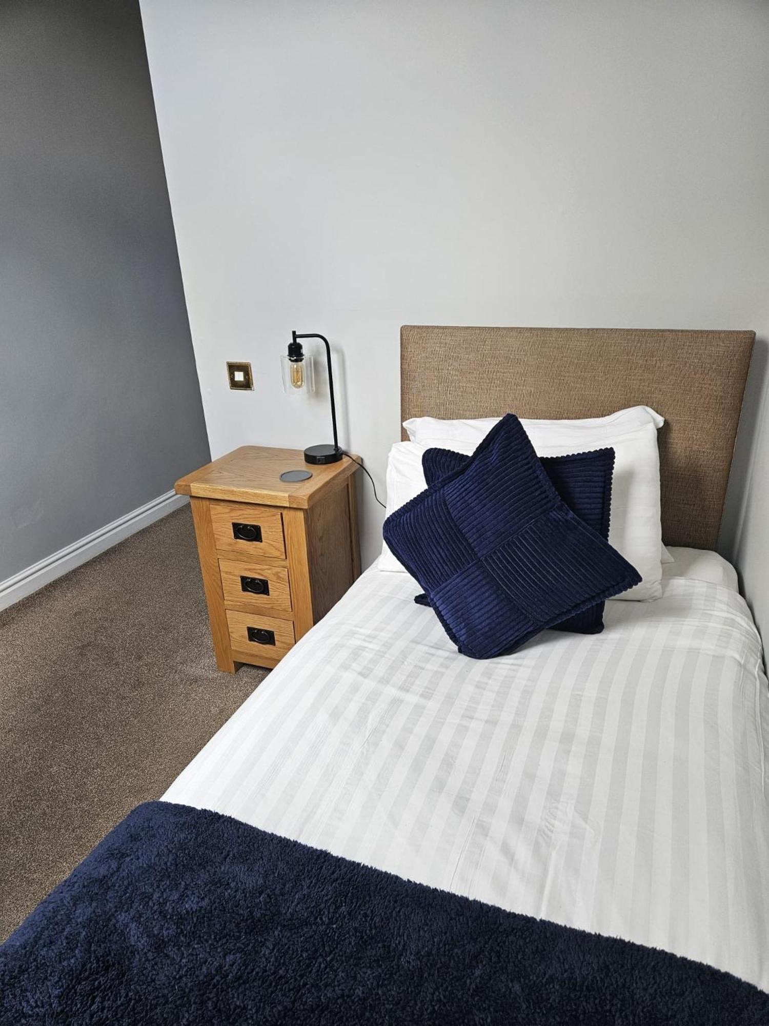 Standard Single Room,1652742163:JPEG